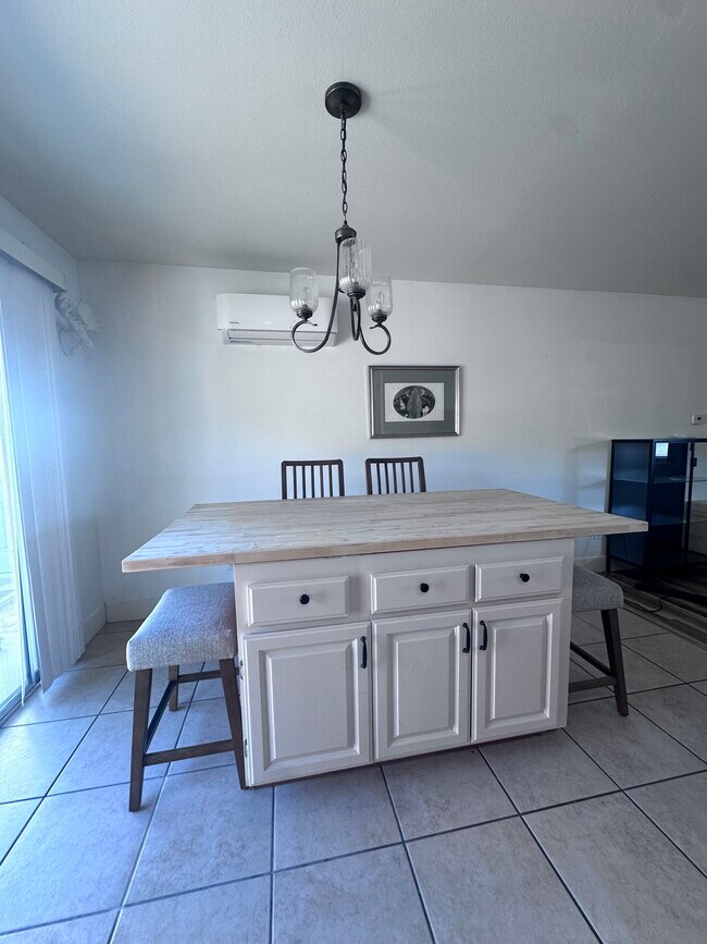 Foto del edificio - 7054 Juniper Ave