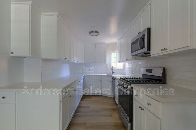 Foto del edificio - 4360 Ocean View Blvd