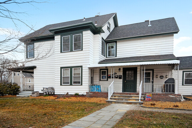 Exterior (4 unit house) - 238 Commonwealth Ave