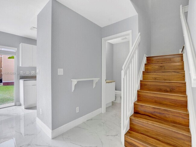 Foto del edificio - 8664 SW 22nd Ct