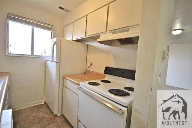 Building Photo - 4371 S Fairbourne Ave