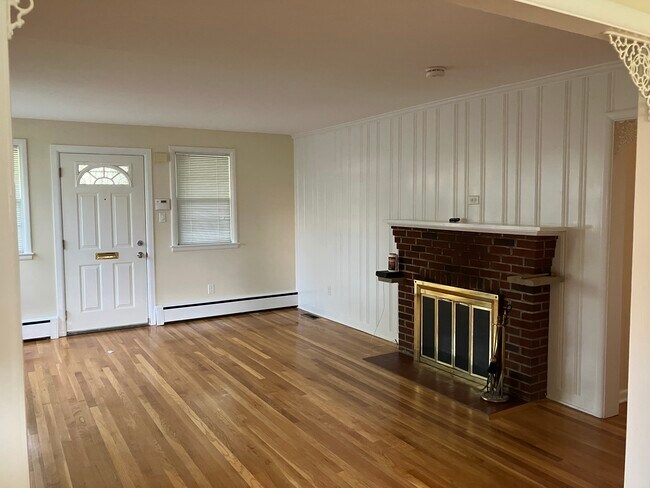Foto del edificio - 309 Potomac Rd
