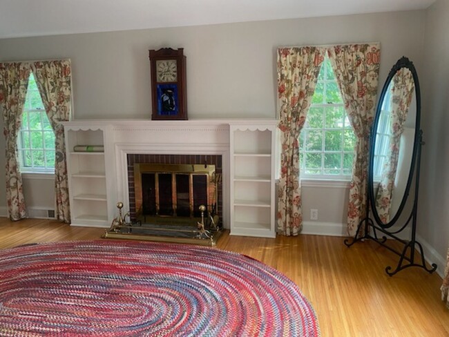 Building Photo - Charming 3 Bedroom 1.5 bath home for rent ...