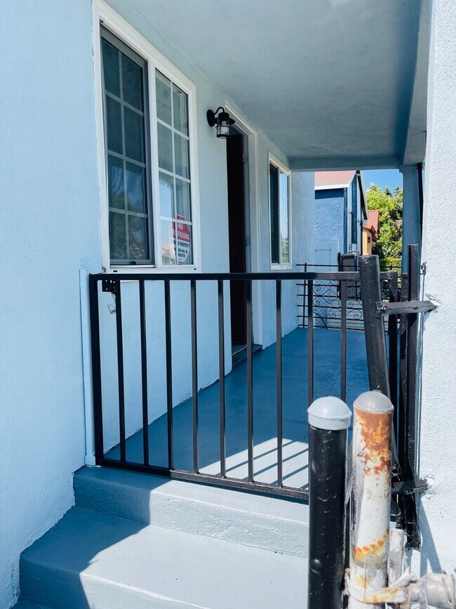 Foto del edificio - 1612 W 71st St