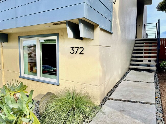 Building Photo - 3BR/2BA | Unobstructed Panoramic Views | Live Above the Fog | Intentional Living