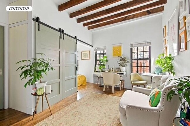 Building Photo - 56 Jane St