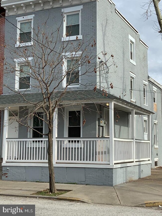 322 West St, Camden, NJ 08103 Townhouse for Rent in Camden, NJ