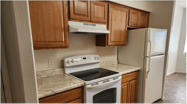 Foto del edificio - Rare Ground Level Unit - 2 Bed / 1 Bath w/private yard