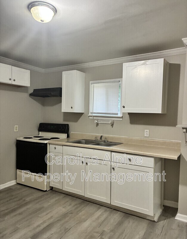 Foto del edificio - 7701 Boswell Rd