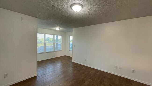 Foto del edificio - 5725 Gatlin Ave