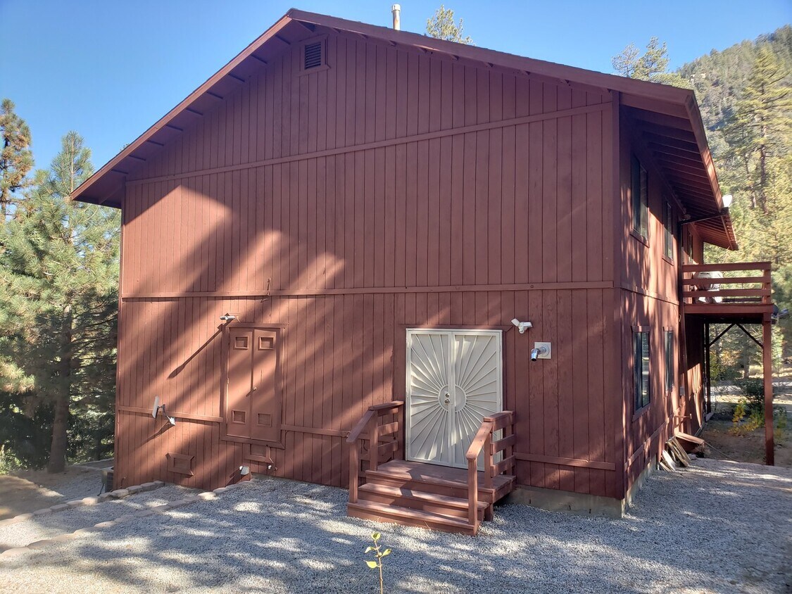 Primary Photo - Quaint Apartment w/ Privacy in the Mountains
