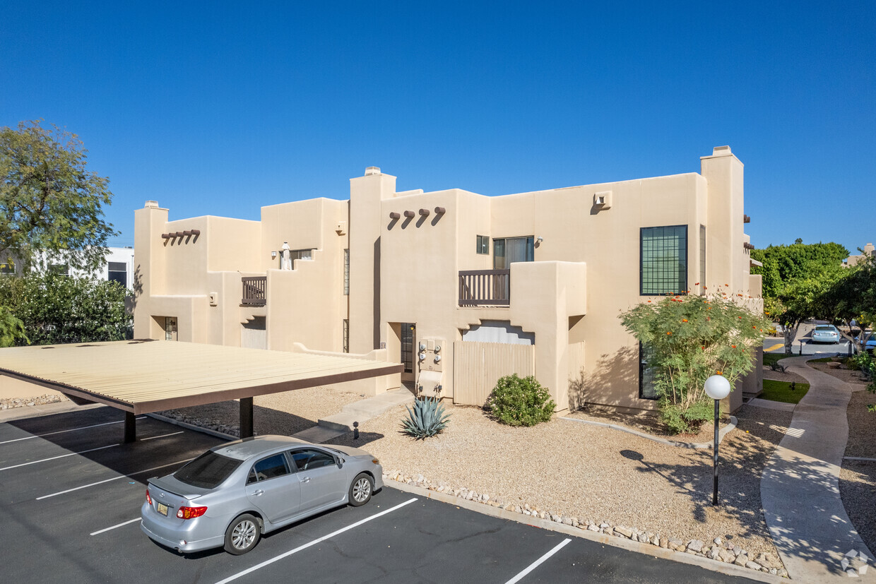 Foto principal - 5402 E Windsor