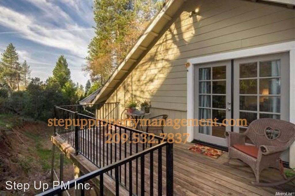 Primary Photo - 16010 Hidden Valley Rd