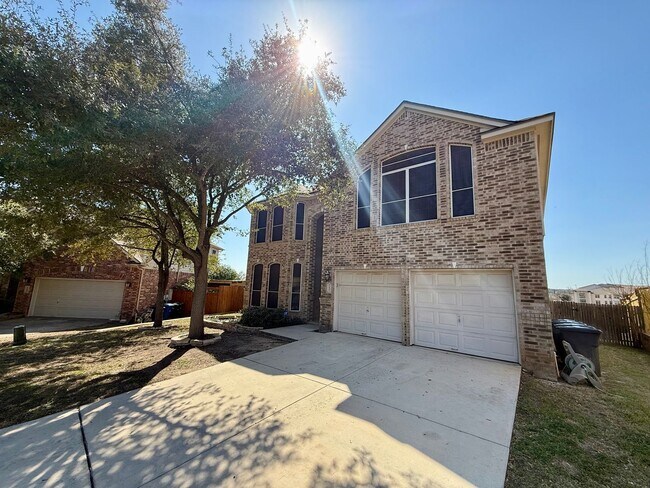 Foto del edificio - 5 bedroom, 3 bathroom home off TPC Parkway!