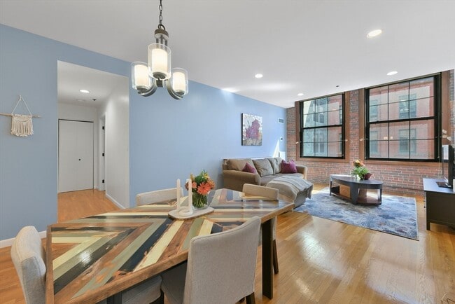 Building Photo - 1241 Adams St