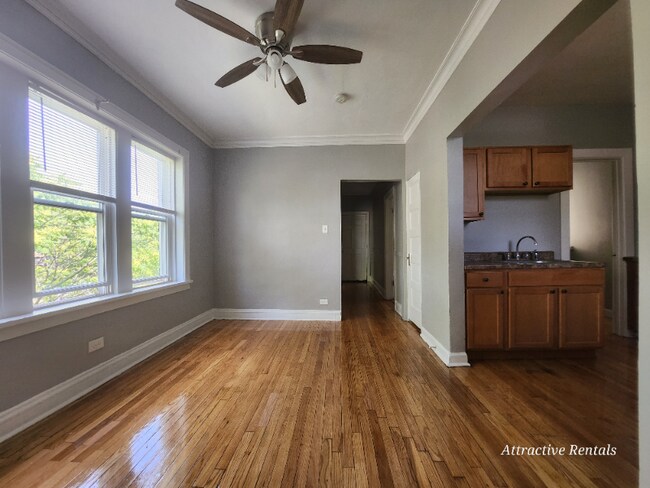 Foto del edificio - 5350 W Division St