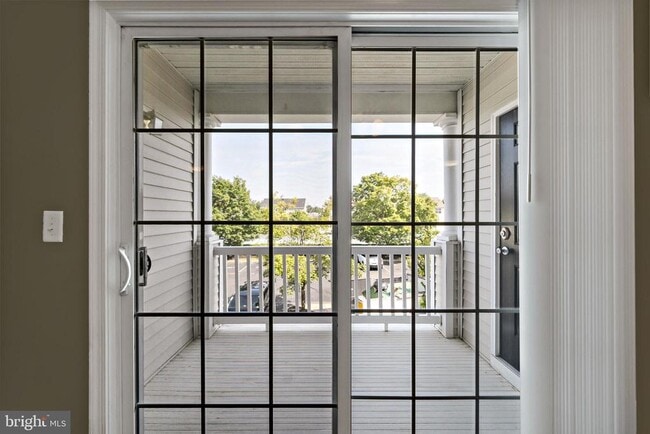 Building Photo - 12 Highbridge Ln