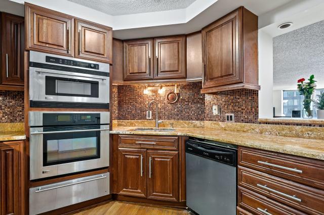 Building Photo - 2 bedroom in Chicago IL 60601