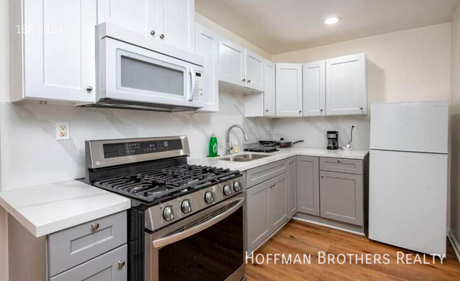 Building Photo - 1161 W 38th St