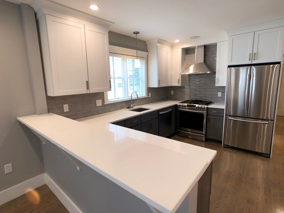 Primary Photo - 88 Rossmore Rd