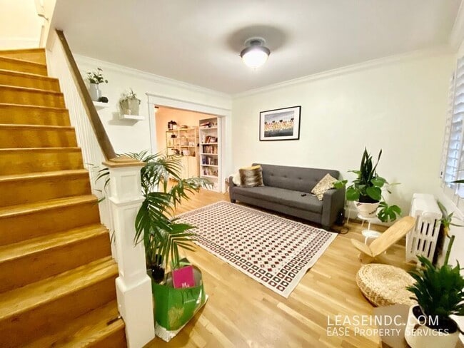 Foto del edificio - 2517 3rd St NE