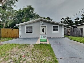 Building Photo - 802 Lincoln Ave