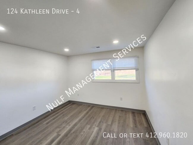 Building Photo - 124 Kathleen Dr