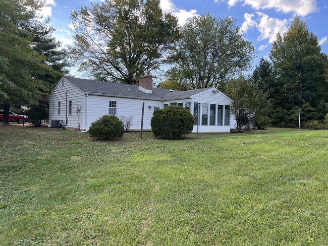 Private yard and sunroom - 2130 Hilltown Pike