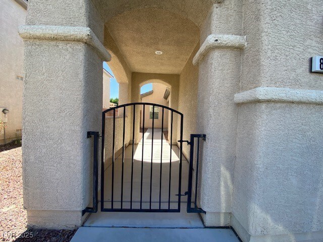 Building Photo - 8129 Loma Del Ray St