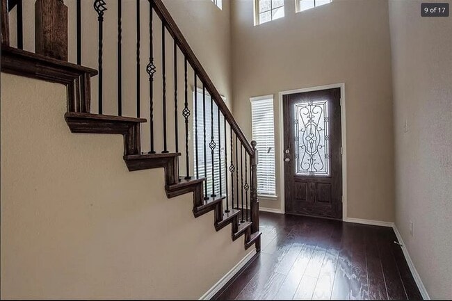 Building Photo - 616 Crowell Dr