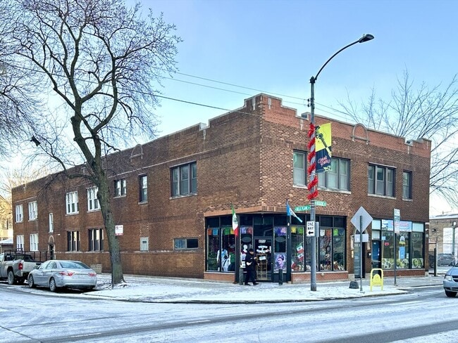 Building Photo - 3151 W Belle Plaine Ave
