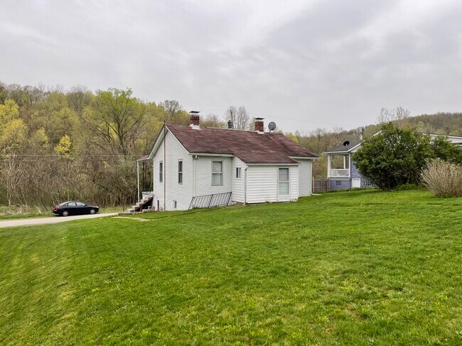 Building Photo - 86 Mancha St