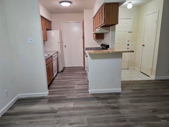 Foto del edificio - 7400 Bellerive Dr