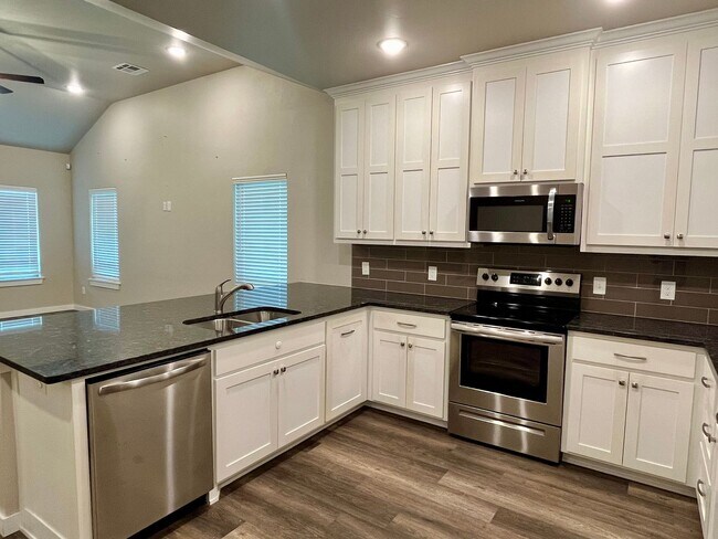 Foto del edificio - Beautiful 2 Bed 2 Bath!