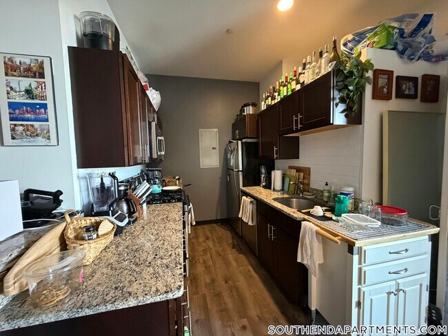 Foto del edificio - 160 E Berkeley St