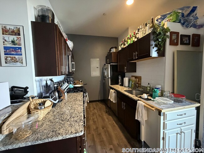 Building Photo - 160 E Berkeley St