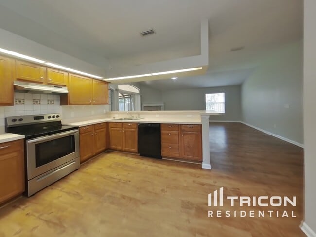 Foto del edificio - 12750 Guernsey St