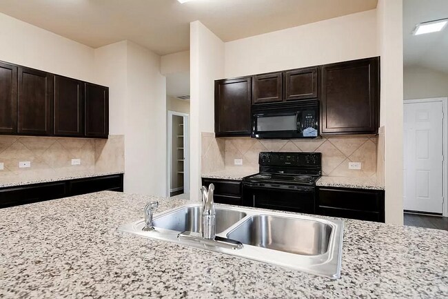 Building Photo - 12220 Walter Vaughn Dr