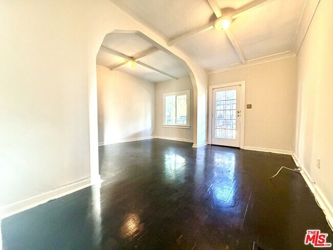 Foto del edificio - 1404 3/4-1404 Silver Lake Blvd