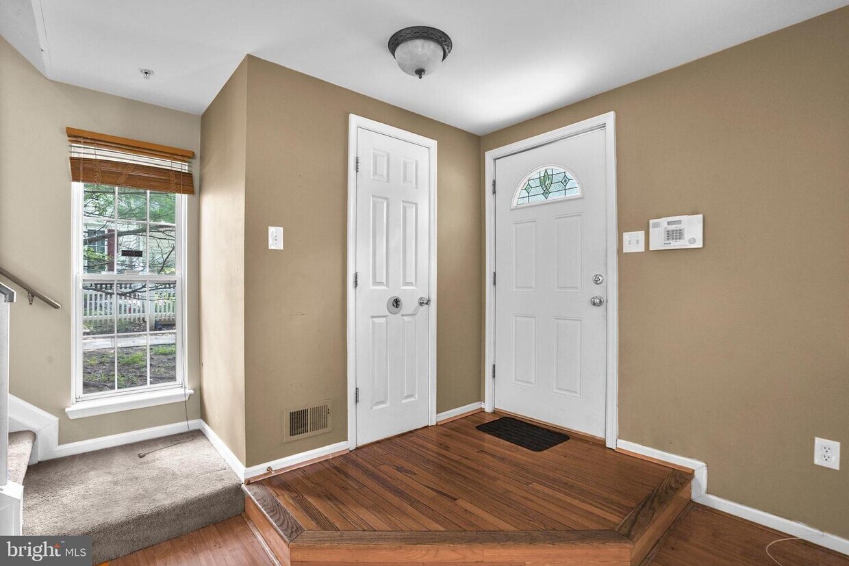 13780 Lark Song Dr, Germantown, MD 20874 Townhome Rentals in Germantown MD