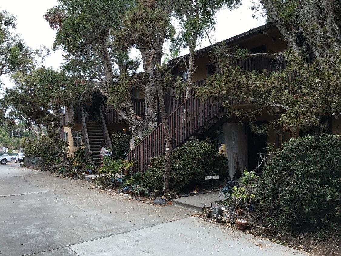 Foto principal - 951 N Vulcan Ave