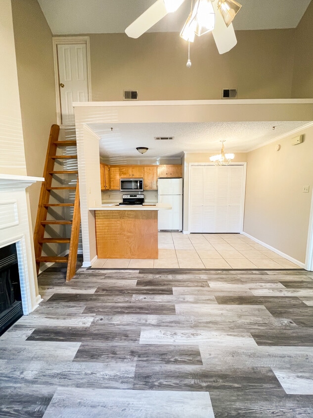 2225 Retreat St W Unit 2223, Pineville, LA 71360 Condo for Rent in Pineville, LA