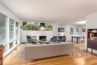 Building Photo - 3122 Brooklawn Terrace