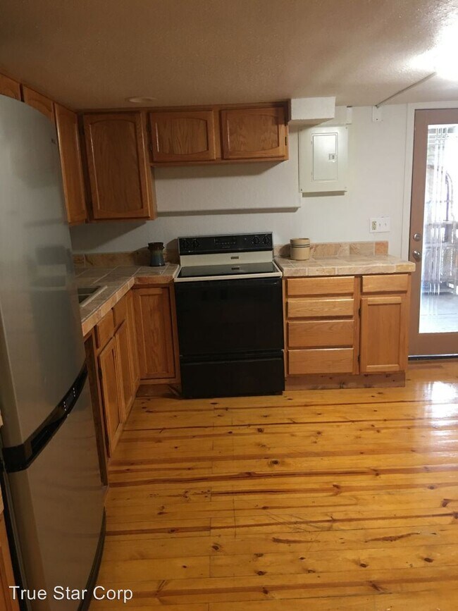 Building Photo - 55 S Lassen St