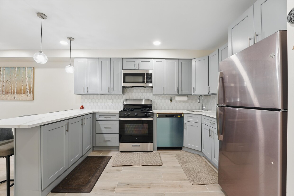 Foto principal - 949 Summit Ave