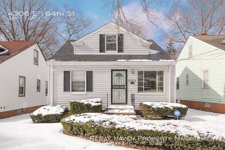 Primary Photo - 4306 E 164th St