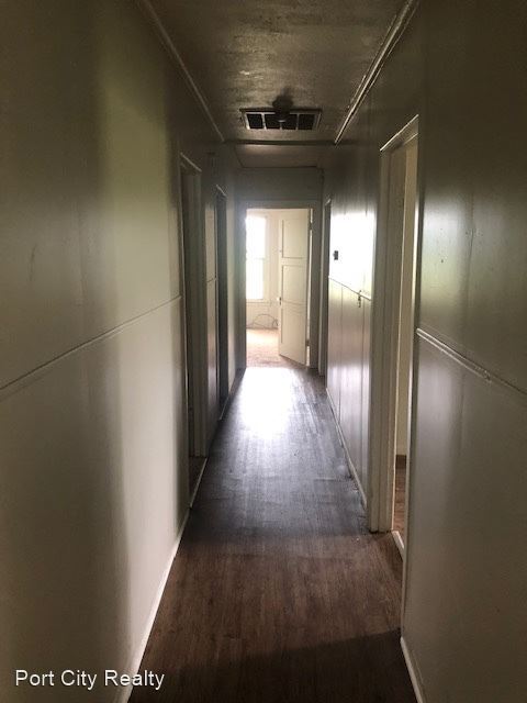Foto del edificio - 4 br, 1 bath House - 401 Berry
