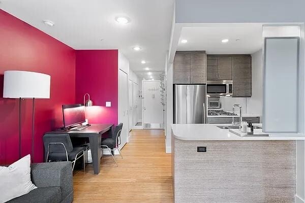 Foto principal - 305 W 16th St