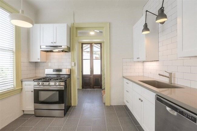 Foto del edificio - 1013 E 26th St