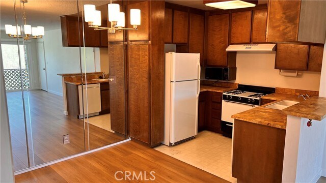 Foto del edificio - 14560 Clark St